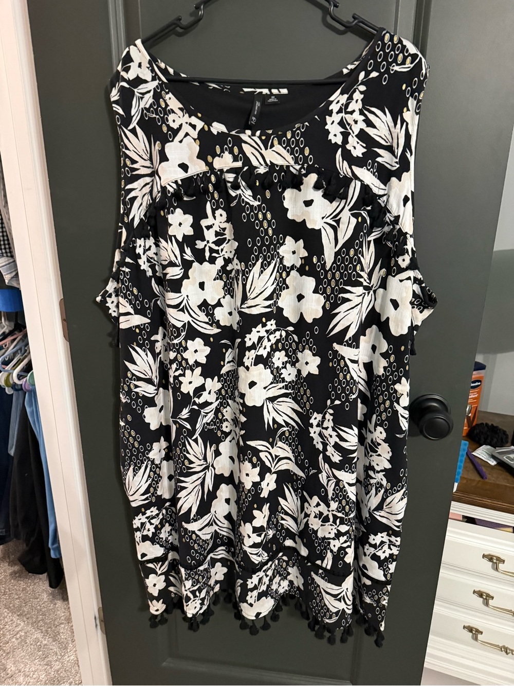 Plus sleeveless dress- Black & White